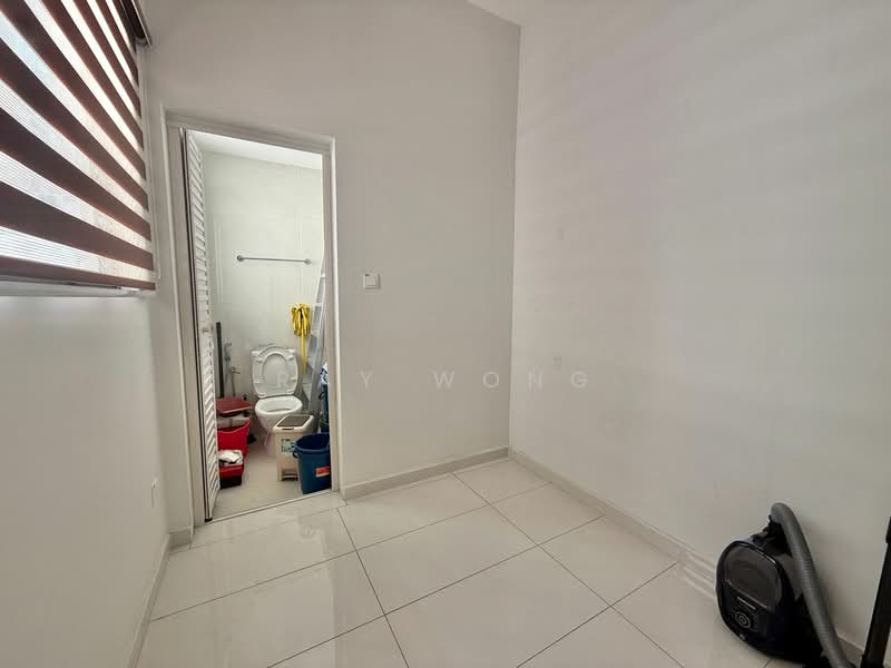 Condominium for Rent at Royal Strand @ Country Garden Danga Bay - Ray Wong - Bathroom - PropertyGuru.com.my