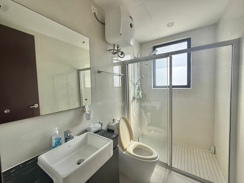 Condominium for Rent at Royal Strand @ Country Garden Danga Bay - Ray Wong - Bathroom - PropertyGuru.com.my