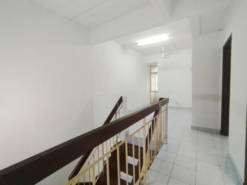 2-storey Terraced House for Sale in Bandar Kinrara Seksyen 5 (Bandar Kinrara) - Ali Idris - Corridor - PropertyGuru.com.my