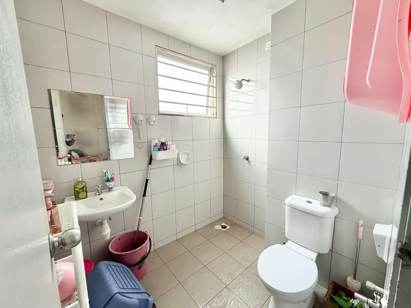 Townhouse for Sale in Bandar Botanic (Klang) - Mohd Nor Fahmi - Bathroom - PropertyGuru.com.my
