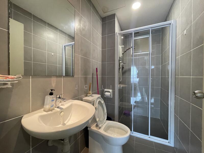 Service Residence for Sale at Savanna Executive Suite @ Southville City - JC Lim - Bathroom - PropertyGuru.com.my