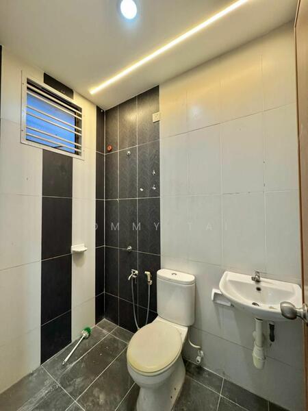 2-storey Terraced House for Sale in Taman Bestari Indah (Ulu Tiram) - Tommy Tai - Bathroom - PropertyGuru.com.my