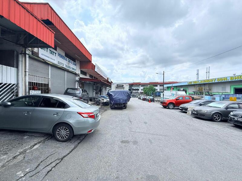 Terrace Factory for Rent in Taman Perindustrian Tampoi Jaya (Tampoi) - Savy Law - Exterior - PropertyGuru.com.my