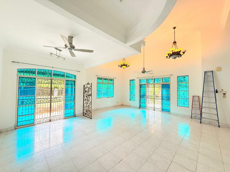 Semi-Detached House for Sale in Taman Pelangi Indah (Ulu Tiram) - Tommy Tai - Living Room - PropertyGuru.com.my