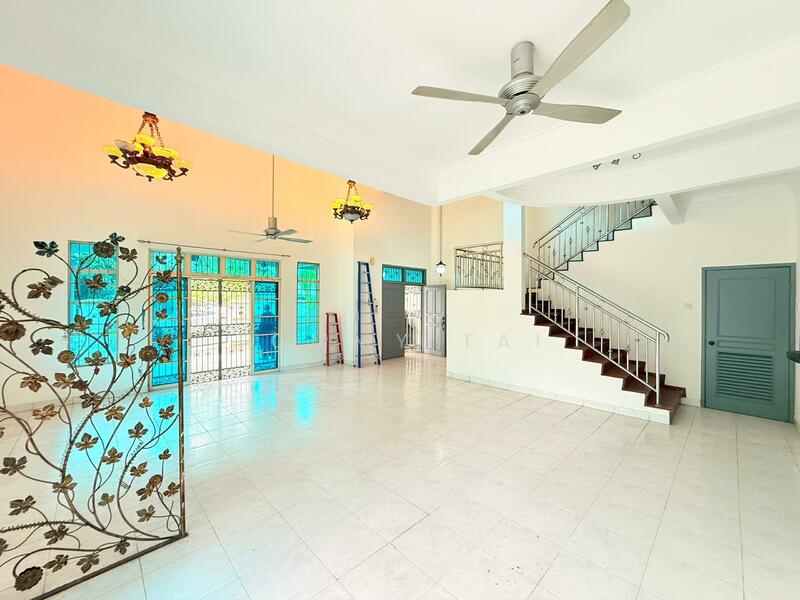 Semi-Detached House for Sale in Taman Pelangi Indah (Ulu Tiram) - Tommy Tai - Living Room - PropertyGuru.com.my