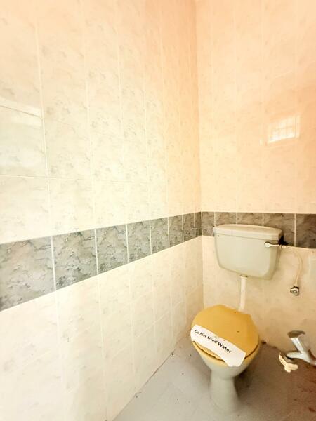 Semi-Detached House for Sale in Taman Pelangi Indah (Ulu Tiram) - Tommy Tai - Bathroom - PropertyGuru.com.my