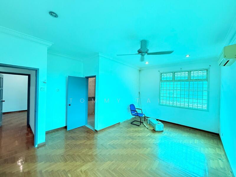 Semi-Detached House for Sale in Taman Pelangi Indah (Ulu Tiram) - Tommy Tai - Interior - PropertyGuru.com.my