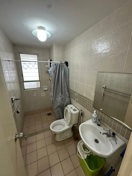 Desa Putra untuk Untuk Disewa - RM 2,500 /bulan, Feb 2026 - Bathroom - PropertyGuru.com.my