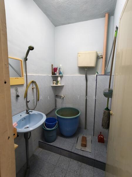 Taman Rasah Jaya 70300 Seremban Negeri Sembilan untuk Untuk Dijual - RM 280,000, Feb 2026 - Bathroom - PropertyGuru.com.my