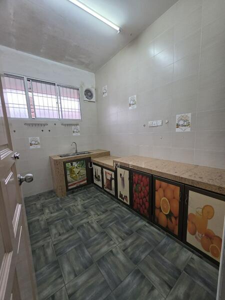 TAMAN IMPIAN EMAS (BUKIT IMPIAN RESIDENCE) untuk Untuk Dijual - RM 700,000, Mac 2026 - Kitchen - PropertyGuru.com.my