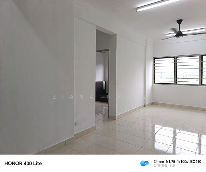 Apartment for Sale at Suria Ixora - Ziana Najib - Living Room Suria Ixora - PropertyGuru.com.my