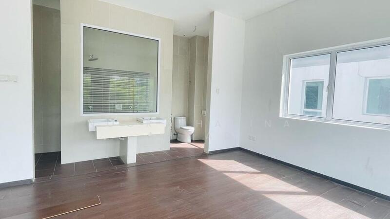 Semi-Detached House for Sale in Teluk Kumbar (Penang) - Noor Shafina Ahmad - Bathroom - PropertyGuru.com.my