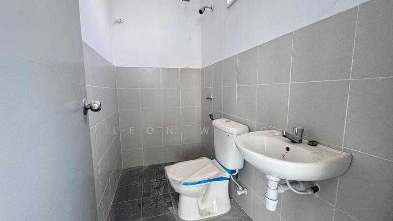 Terraced House for Sale in Taman Kundang Jaya (Rawang) - LEON WONG - Bathroom - PropertyGuru.com.my