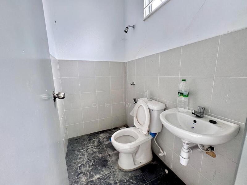 Terraced House for Sale in Taman Kundang Jaya (Rawang) - LEON WONG - Bathroom - PropertyGuru.com.my
