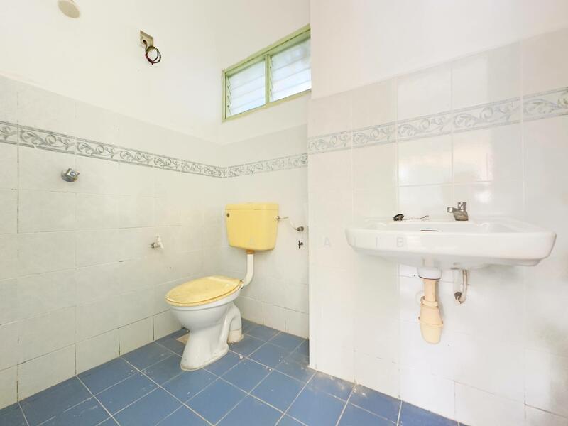 1-storey Terraced House for Sale in Alam Perdana (Puncak Alam) - Ziana Najib - Bathroom Alam Perdana - PropertyGuru.com.my