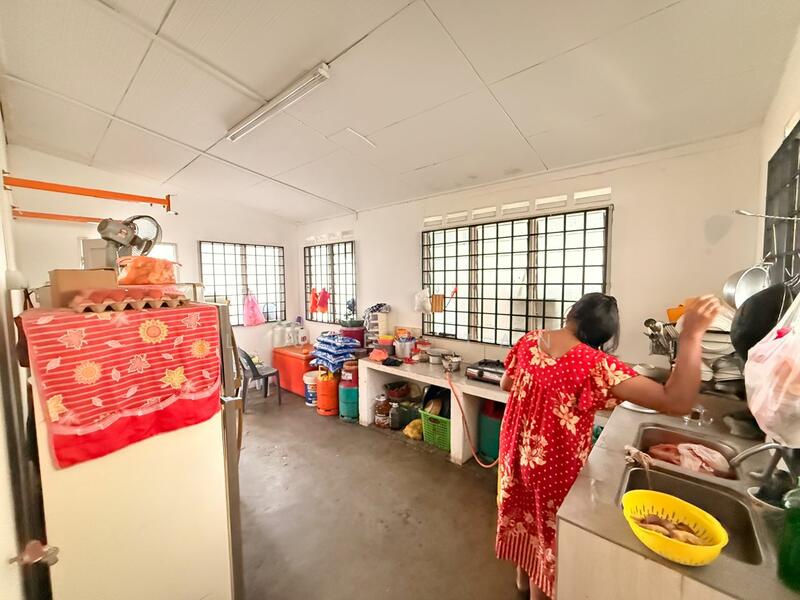 Taman Johor Jaya untuk Untuk Dijual - RM 528,000, Feb 2026 - Kitchen - PropertyGuru.com.my