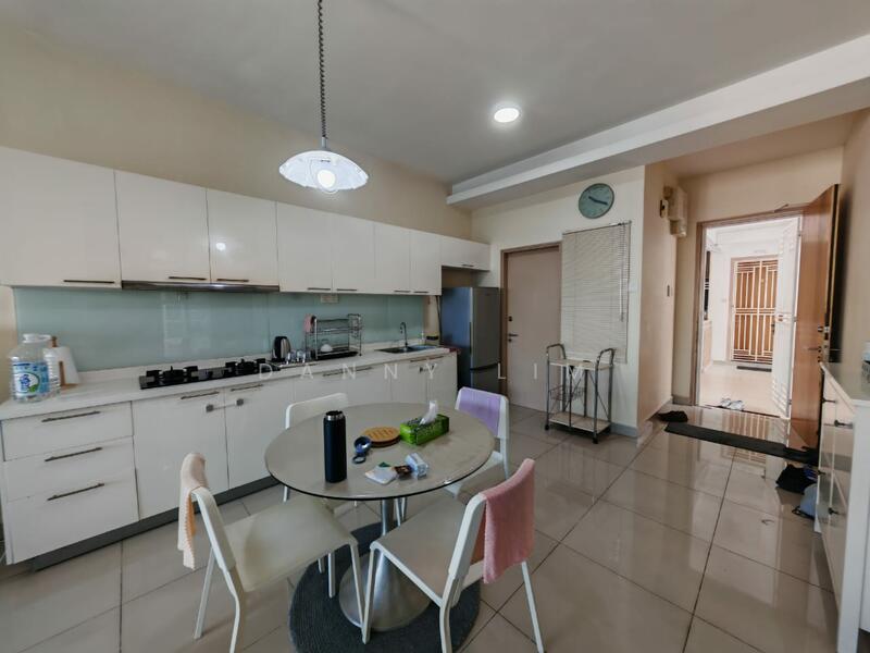 Oasis Ara Damansara untuk Untuk Disewa - RM 2,500 /bulan, Feb 2026 - Kitchen - PropertyGuru.com.my