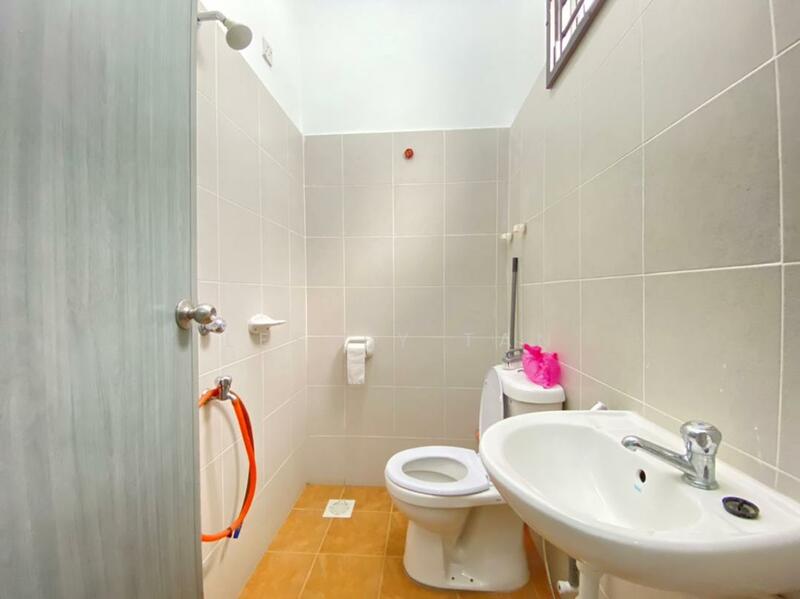2-storey Terraced House for Sale in Taman Pulai Mutiara (Iskandar Puteri (Nusajaya)) - Lesley Tan - Bathroom - PropertyGuru.com.my