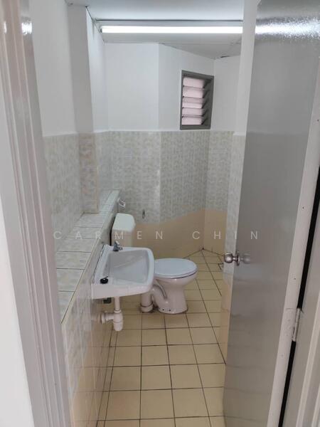 Condominium for Sale at Menara Menjalara - Carmen Chin - Bathroom - PropertyGuru.com.my