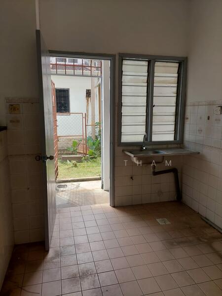 2-storey Terraced House for Sale in Taman Desa Tasek (Bandar Tasik Selatan) - Teddy Tham - Kitchen - PropertyGuru.com.my
