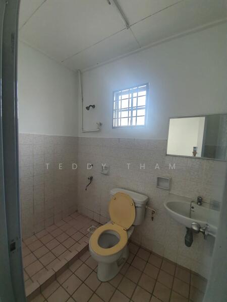 2-storey Terraced House for Sale in Taman Desa Tasek (Bandar Tasik Selatan) - Teddy Tham - Bathroom - PropertyGuru.com.my