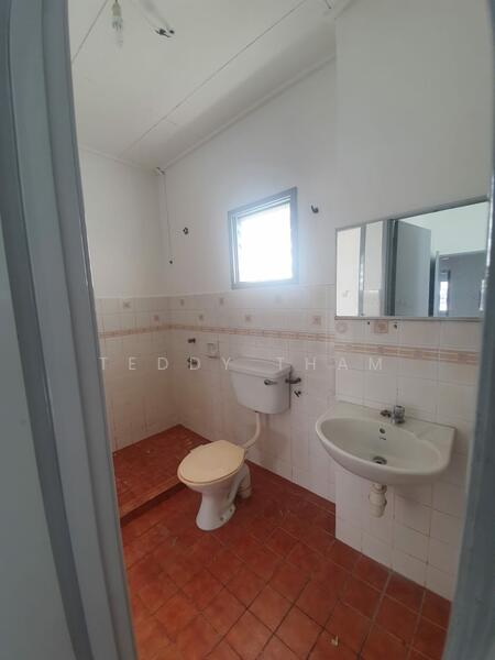 2-storey Terraced House for Sale in Taman Desa Tasek (Bandar Tasik Selatan) - Teddy Tham - Bathroom - PropertyGuru.com.my