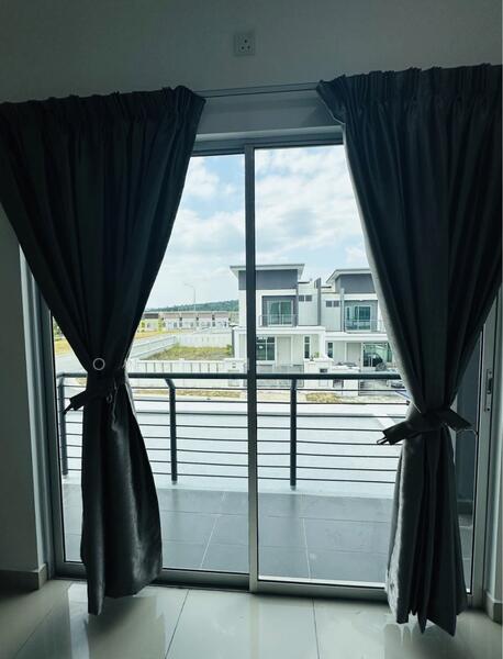 2-storey Terraced House for Rent in Bandar Springhill (Port Dickson) - Ong Jia Hui - Balcony - PropertyGuru.com.my