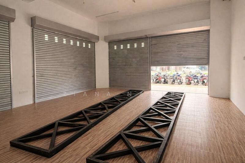 Shop / Office for Rent in Alam Suria (Puncak Alam) - Ziana Najib - Exterior Dataran Suria - PropertyGuru.com.my