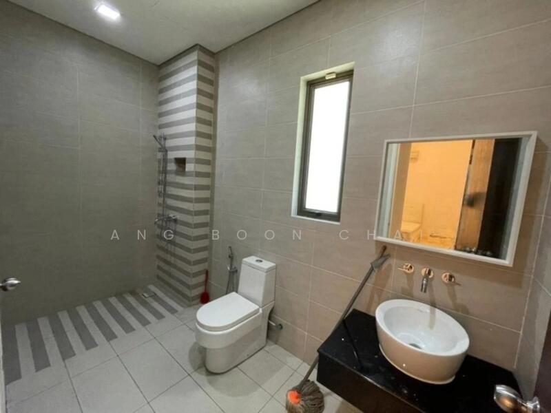 Semi-Detached House for Sale in East Ledang (Iskandar Puteri (Nusajaya)) - Ang Boon Chai - Bathroom - PropertyGuru.com.my