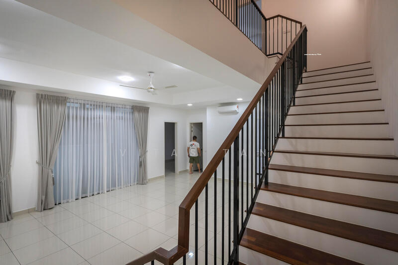 Semi-Detached House for Rent in Setia Alam (Selangor) - Vitas Tan - Living Room - PropertyGuru.com.my