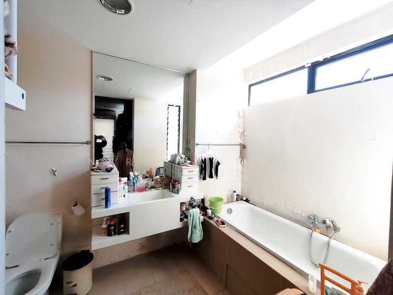 3-storey Terraced House for Sale in Taman Melawati (Ulu Kelang) - Nurulbahtiah Mahmud - Bathroom - PropertyGuru.com.my