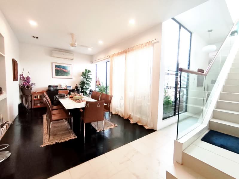 3-storey Terraced House for Sale in Taman Melawati (Ulu Kelang) - Nurulbahtiah Mahmud - Dining Room - PropertyGuru.com.my