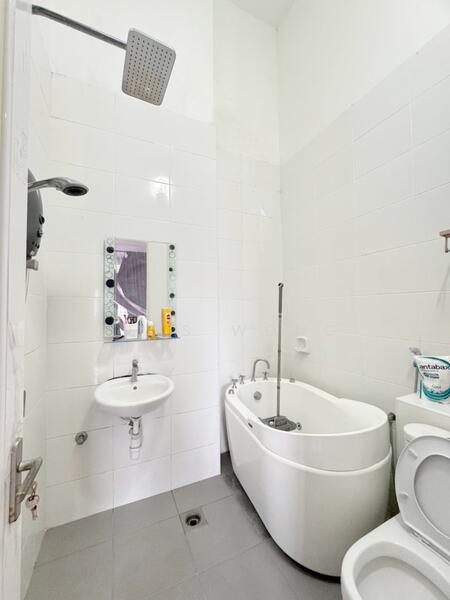 2-storey Terraced House for Sale in Johor Bahru (Johor) - Bess Wong - Bathroom - PropertyGuru.com.my