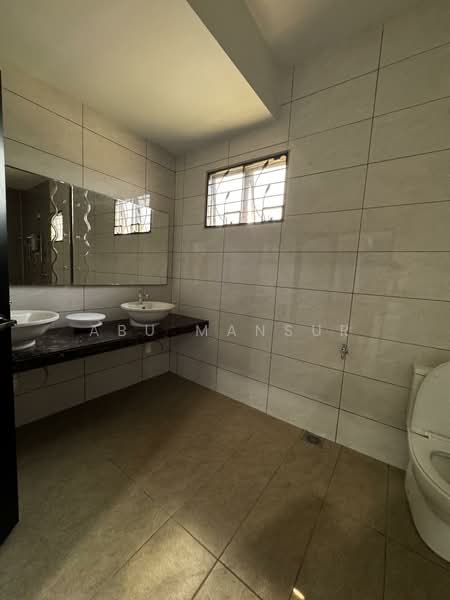 Rumah Teres 2 Tingkat untuk Dijual di Taman Teluk Pulai (Klang) - Abu Mansur - Bathroom - PropertyGuru.com.my