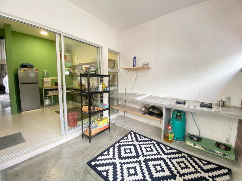 2-storey Terraced House for Sale in Alam Suria (Puncak Alam) - Ziana Najib - Kitchen Alam Suria - PropertyGuru.com.my