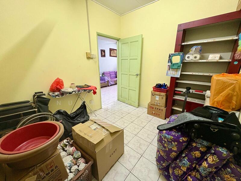 1-storey Terraced House for Sale in Bandar Tasik Kesuma (Beranang) - Nurashekin . - Living Room - PropertyGuru.com.my