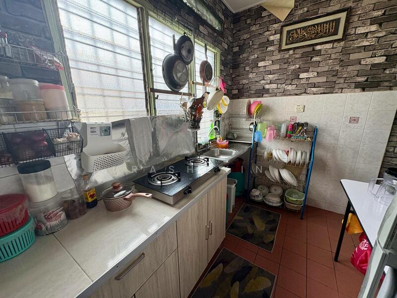 1-storey Terraced House for Sale in Bandar Tasik Kesuma (Beranang) - Nurashekin . - Kitchen - PropertyGuru.com.my