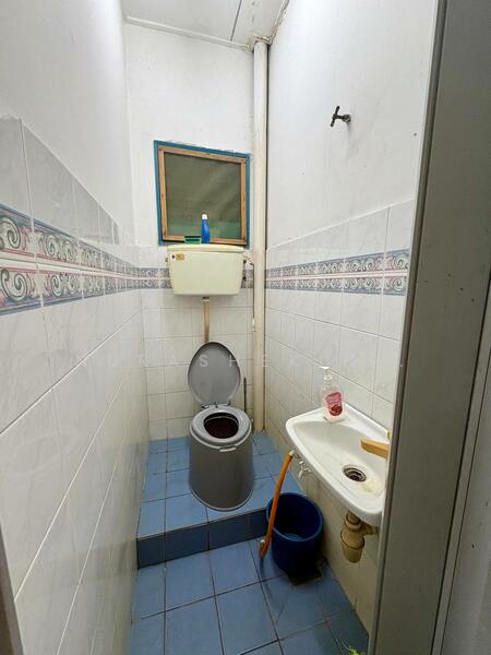 1-storey Terraced House for Sale in Bandar Tasik Kesuma (Beranang) - Nurashekin . - Bathroom - PropertyGuru.com.my