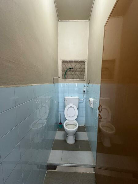 1-storey Terraced House for Sale in Taman Johor Jaya (Johor Bahru) - Wayne Ng - Bathroom - PropertyGuru.com.my