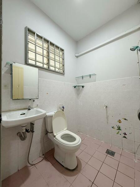 Kulai Kulai Kulai untuk Untuk Disewa - RM 1,700 /bulan, Feb 2026 - Bathroom - PropertyGuru.com.my