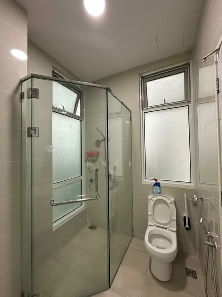 Ferringhi Residence untuk Untuk Disewa - RM 2,200 /bulan, Mac 2026 - Bathroom - PropertyGuru.com.my