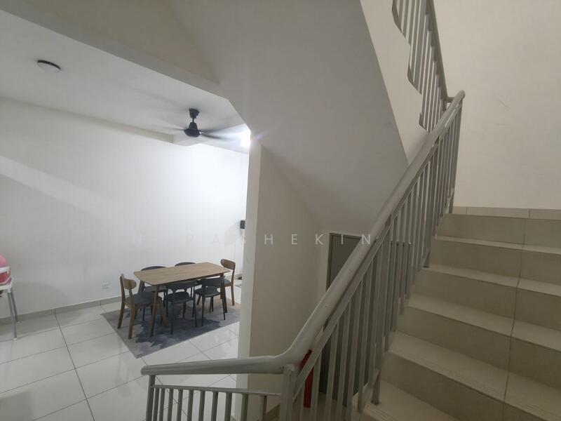 Taman Jenderam Idaman untuk Untuk Dijual - RM 530,000, Apr 2026 - Dining Room - PropertyGuru.com.my