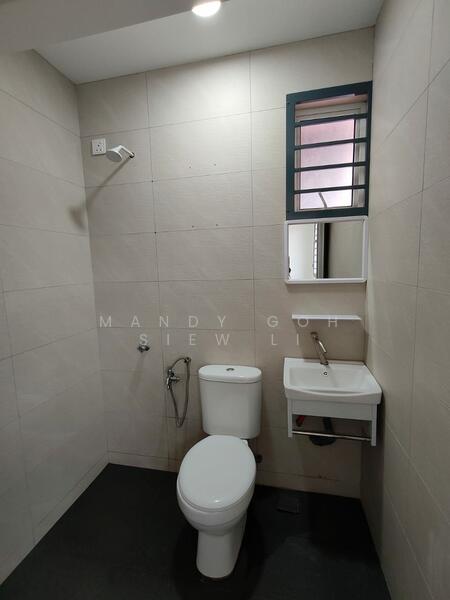 Ulu Tiram Taman Desa Cemerlang Double Storey untuk Untuk Disewa - RM 1,800 /bulan, Feb 2026 - Bathroom - PropertyGuru.com.my