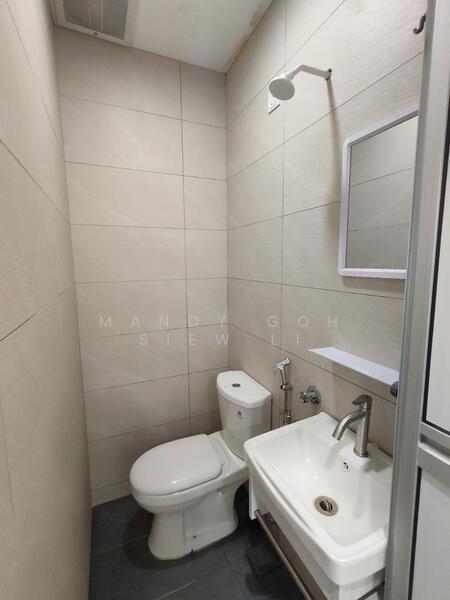 Ulu Tiram Taman Desa Cemerlang Double Storey untuk Untuk Disewa - RM 1,800 /bulan, Feb 2026 - Bathroom - PropertyGuru.com.my