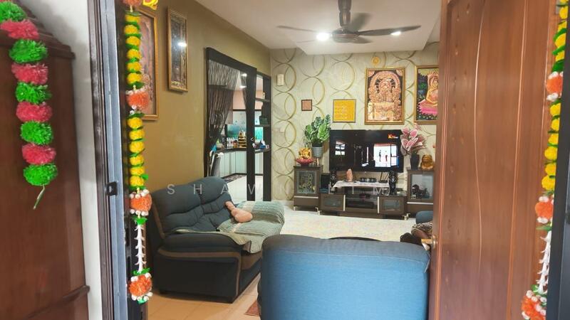 2-storey Terraced House for Sale in Taman Gaya (Ulu Tiram) - Shawn Lim - Living Room - PropertyGuru.com.my