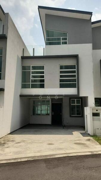 D'Lagoon untuk Untuk Disewa - RM 4,500 /bulan, Mac 2026 - Exterior - PropertyGuru.com.my