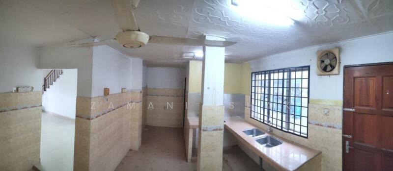 2-storey Terraced House for Sale in Banting (Selangor) - Zamani Ishak - Kitchen - PropertyGuru.com.my