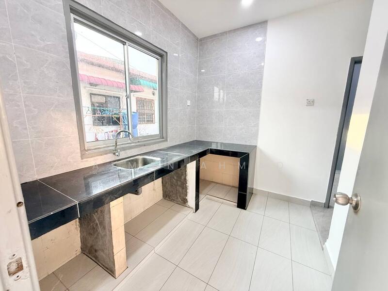 Terraced House for Sale in Bandar Mahkota Banting (Tanjong Duabelas) - Azman Ahmad - PropertyGuru.com.my