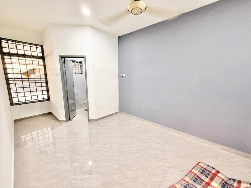 Terraced House for Sale in Bandar Mahkota Banting (Tanjong Duabelas) - Azman Ahmad - PropertyGuru.com.my