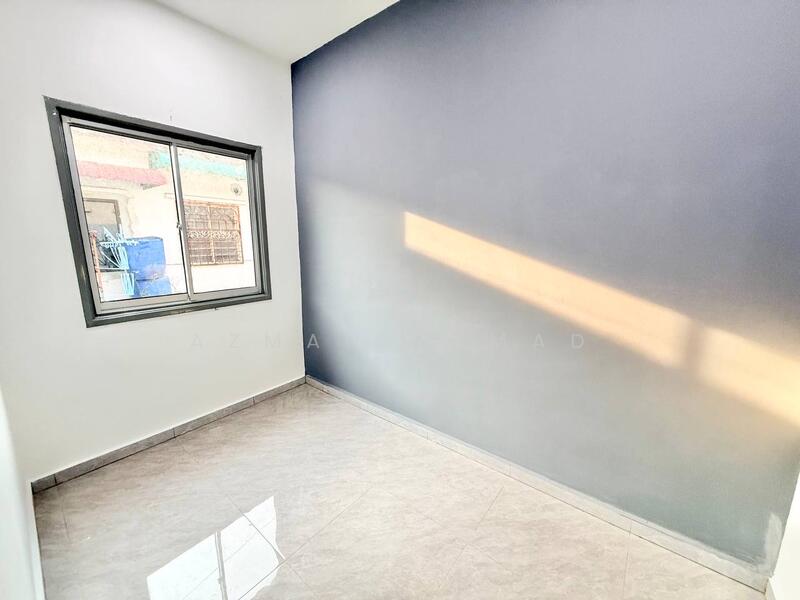 Terraced House for Sale in Bandar Mahkota Banting (Tanjong Duabelas) - Azman Ahmad - PropertyGuru.com.my